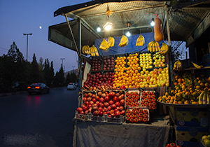 غفلت لحظه‌ای وانتی میوه فروش و فرصت طلبی سارقان بی وجدان + فیلم