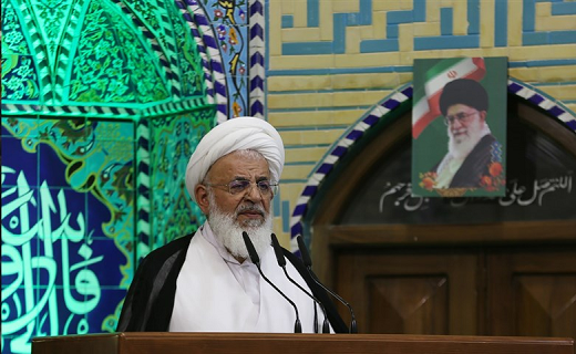 دشمن دین مداری مردم و روحیه انقلابی جوانان را نشانه گرفته است