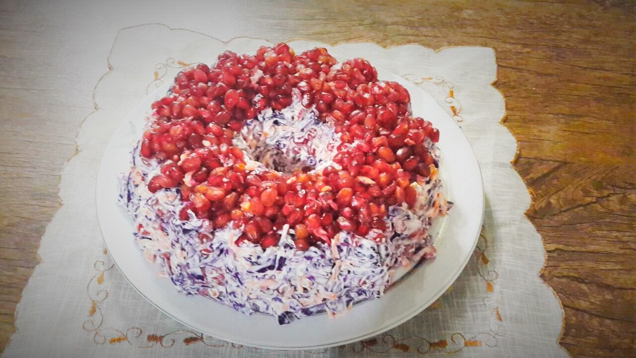 طرز تهیه سالاد یلدایی با انار و گل&zwnj;کلم