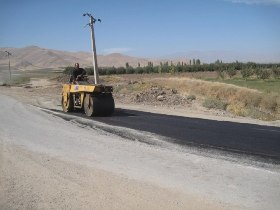 تسطیح حریم هزار کیلومتر جاده روستایی در شیروان
