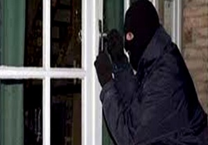 دستگیری ۳ سارق وکشف ۳۰ میلیارد ریال اموال مسروقه منزل در اصفهان / کشف بیش از ۲۹ کیلو مواد افیونی در نائین