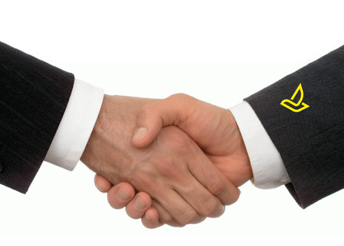 مرسولات بیمه آینده و ستاره درخشان همراه کیش نوسط شرکت پست توزیع شد