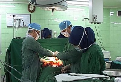 مقایسه عمل ۷۰۰ هزار دلاری پیوند کبد در آمریکا با ایران + فیلم