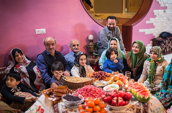 یلدا؛ شبی به بلندای تاریخ ایران/ گرمایِ یلدا در سردترین شبِ سال