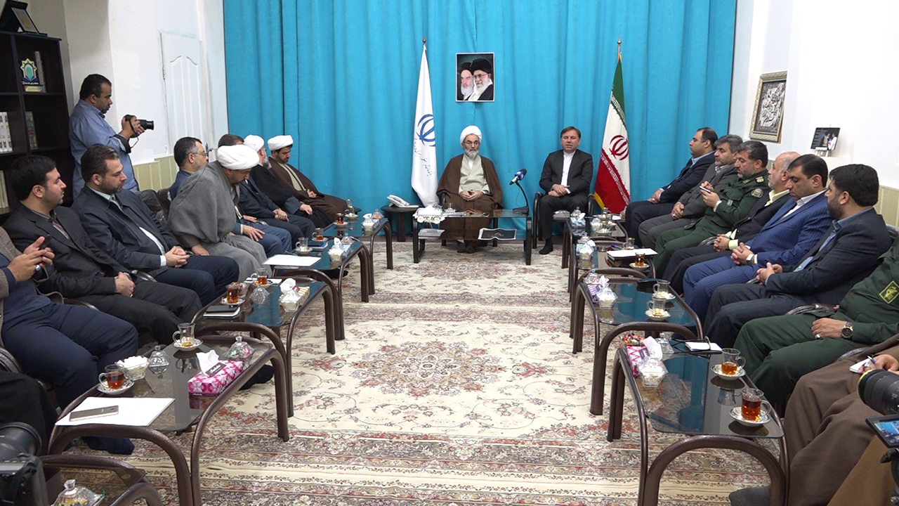 انقلاب اسلامی جلوه شکوهمند اراده ملت بزرگ ایران برای رسیدن به استقلال و بی نیازی از بیگانگان