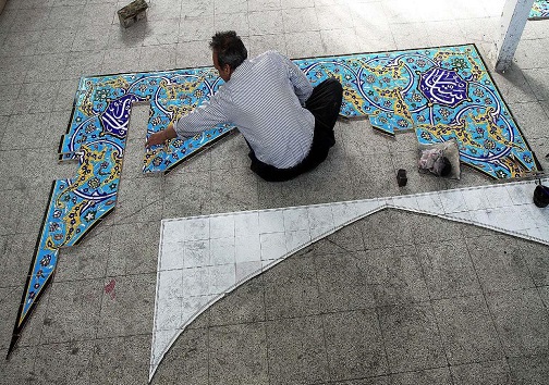 کاشی سنتی اصفهان، زینتِ بقاع متبرکه داخل و خارج کشور