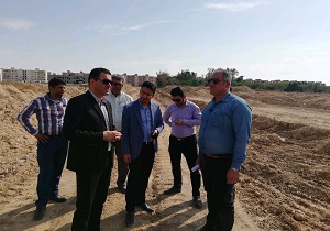 بازدید مسئولان بندر ماهشهر از مسیر خروجی فاضلاب شهری