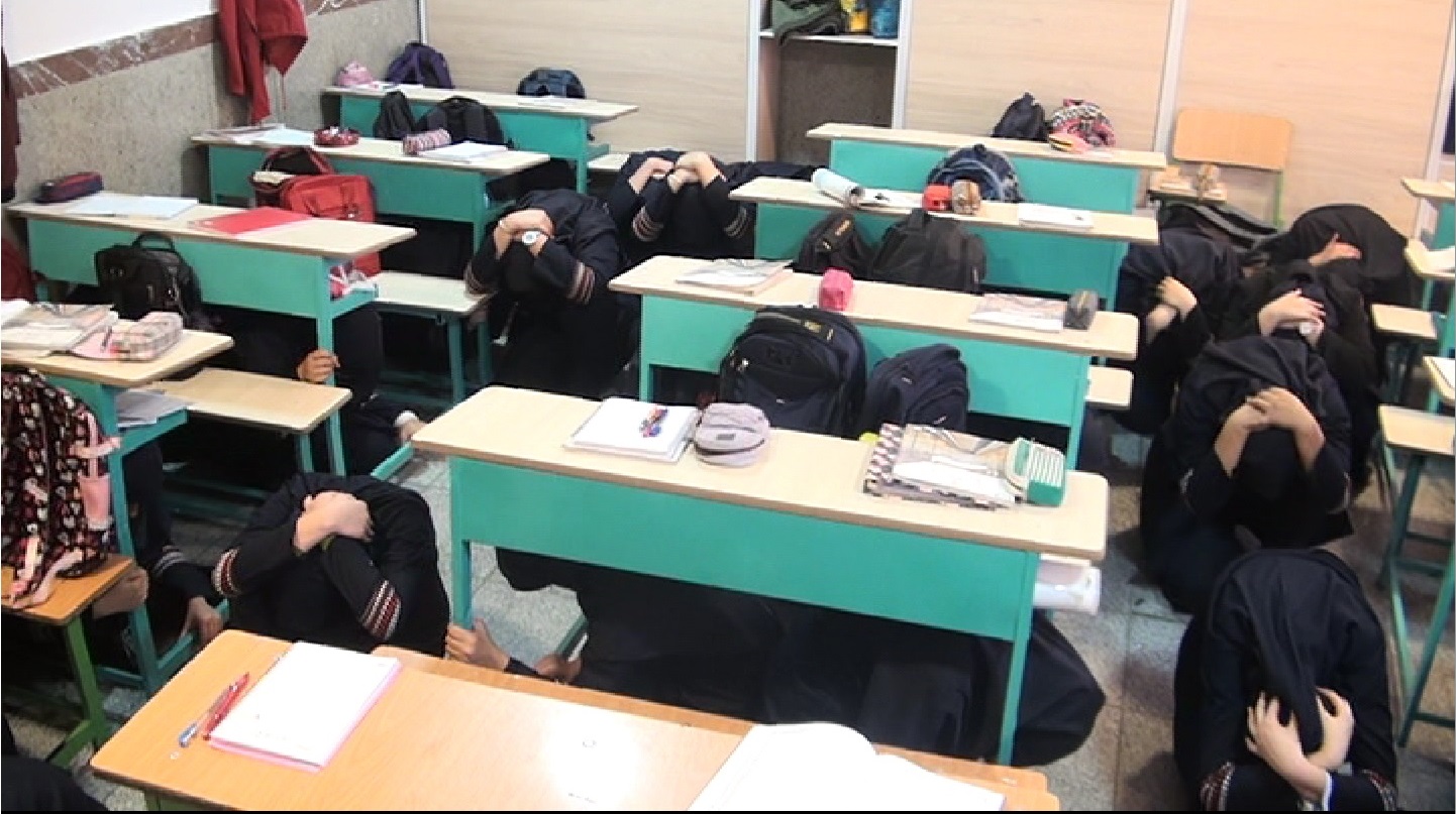 آموزش مانور زلزله در مدارس همدان