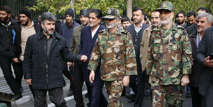 راهپیمایی مردم تهران در محکومیت آشوب&zwnj;های اخیر/ سردار سلامی: دشمنان از خط قرمز&zwnj;های ما عبور کنند، نابود می&zwnj;شوند