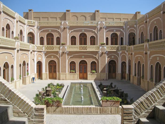 خانه ای تاریخی در دل شهر بادگیر&zwnj;ها + تصاویر