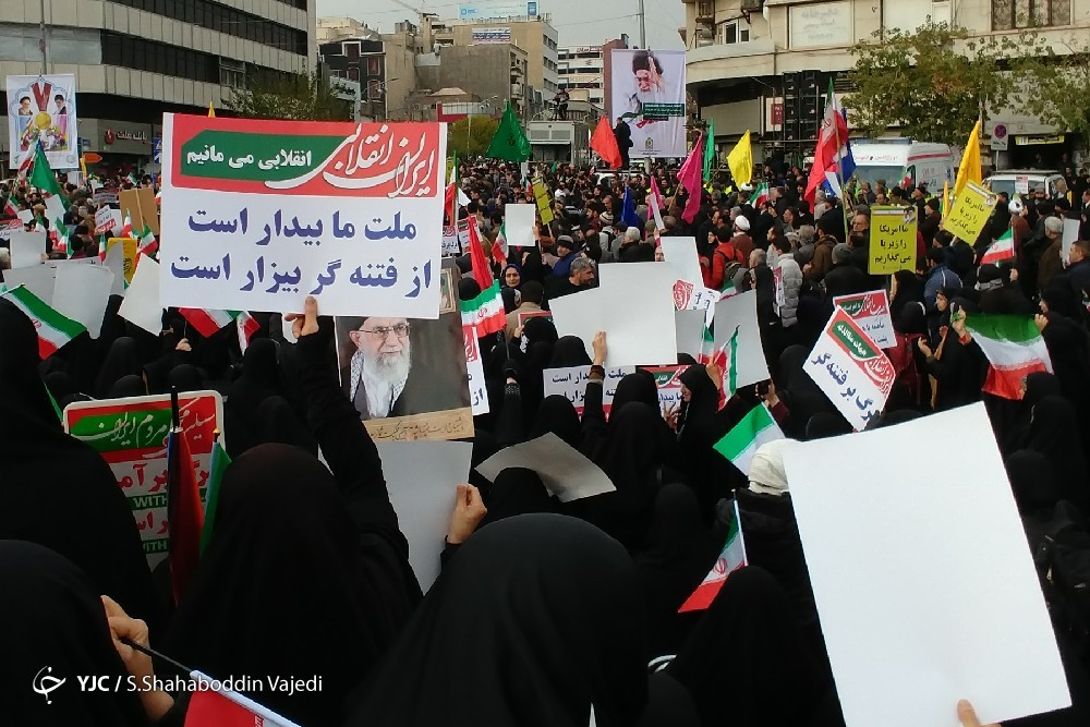تصویری دیدنی از مقایسه ۹دی ۸۸ و ۴آذر ۹۸