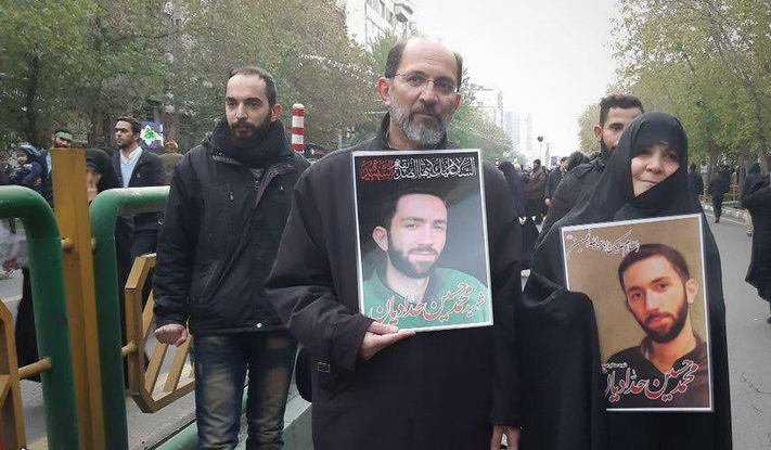 حضور پدر و مادر شهید حدادیان در اجتماع بزرگ مردمی حمایت از امنیت تهران