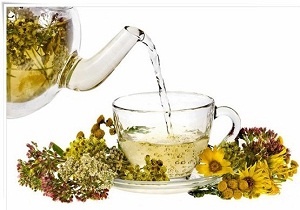 کمک به سلامت جامعه با تولید عرقیجات و فروش گیاهان دارویی