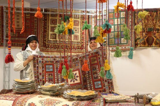 نمایش هنر زنان عشایر کرمان در رفسنجان