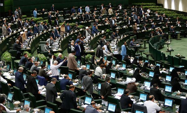 نمایندگان تهران خواستار وصل اینترنت موبایل شدند