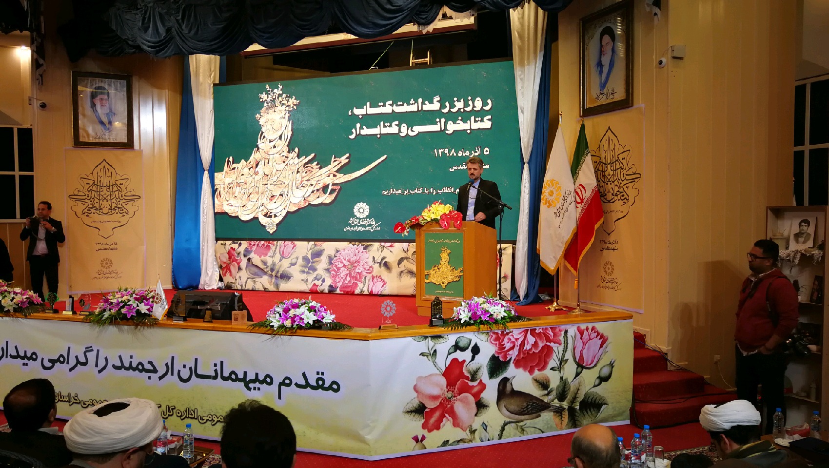 در حوزه فرهنگ احتیاج به کار جهادی داریم