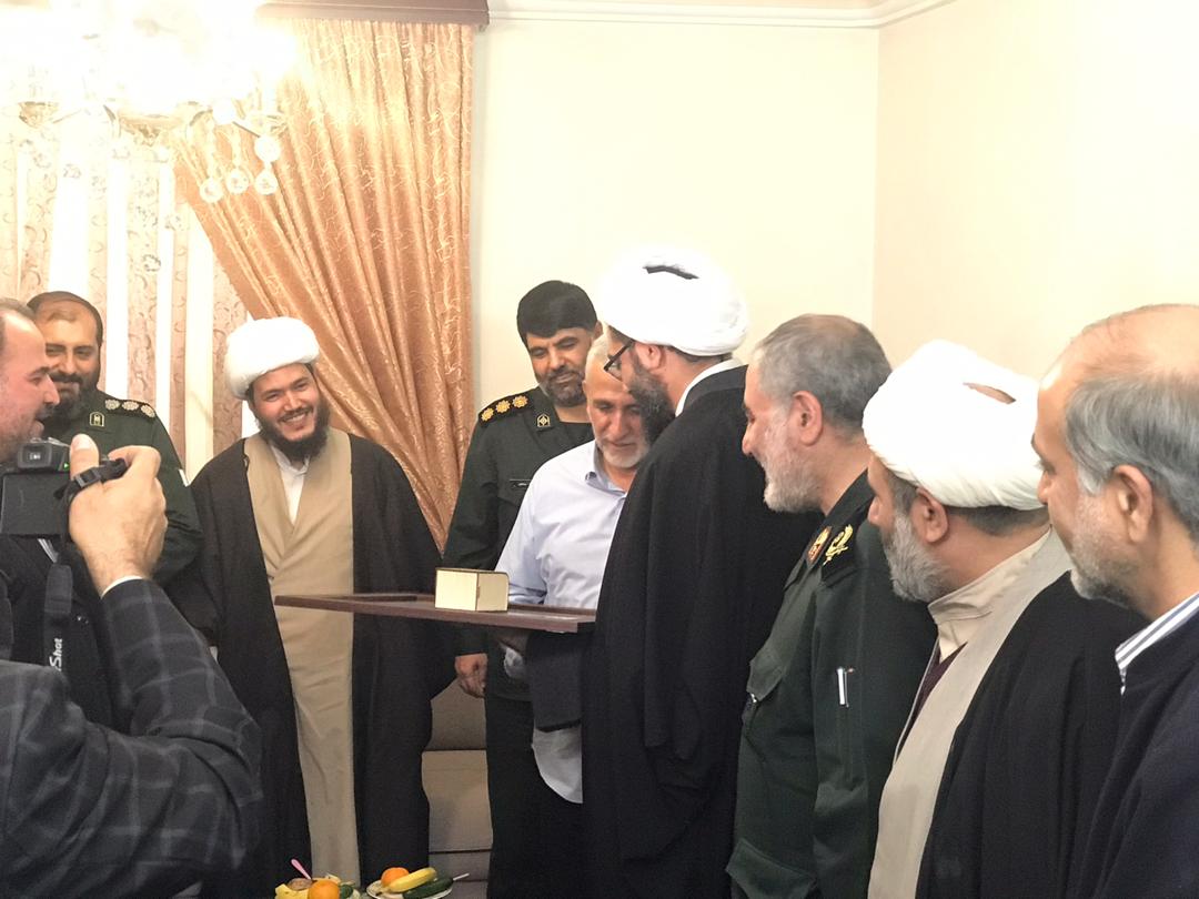 تجلیل از فرمانده مخلص بسیجی
