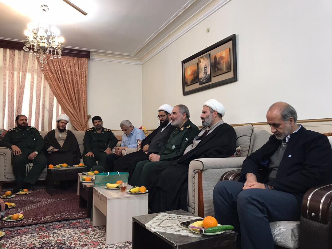 تجلیل از فرمانده مخلص بسیجی