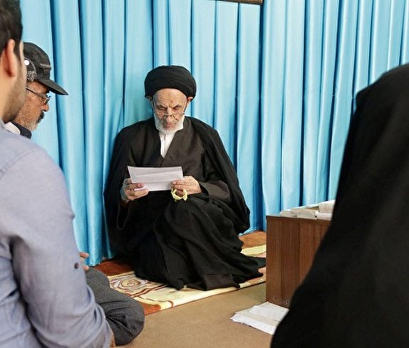 امام جمعه&zwnj;ای از جنس مردم/ عالمی که نمی&zwnj;خواهد &laquo;آیت الله&raquo; صدایش کنند