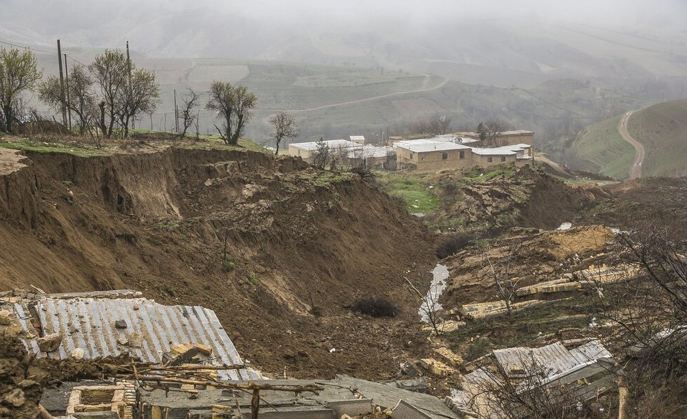 بهار سرد روستای گلی