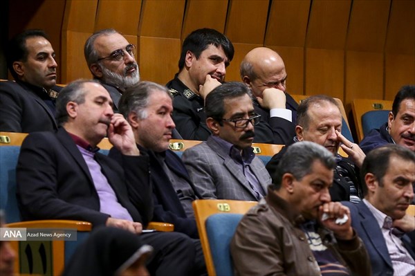 چُرت زدن رئیس سازمان حفاظت از محیط زیست در همایش