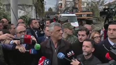 لحظه وقوع زمین&zwnj;لرزه هنگام بازدید رئیس&zwnj; جمهور کوزوو از مناطق زلزله&zwnj; زده + فیلم