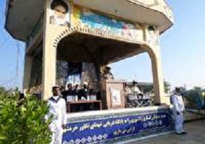 صبحگاه مشترک نیروهای انتظامی و نظامی در پایگاه دریایی