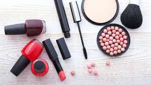 عوارض استفاده از مواد آرایشی