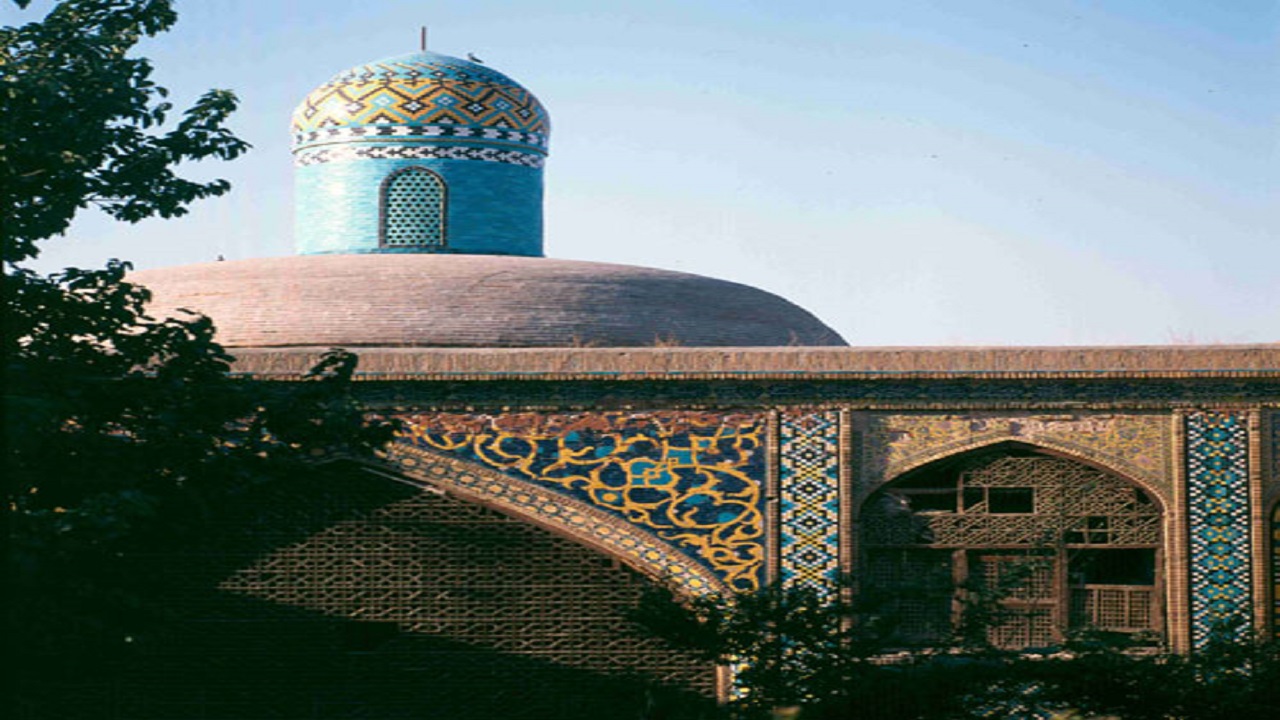 در خانه بمانید و از مسجد و مدرسه سردار قزوین بازدید کنید