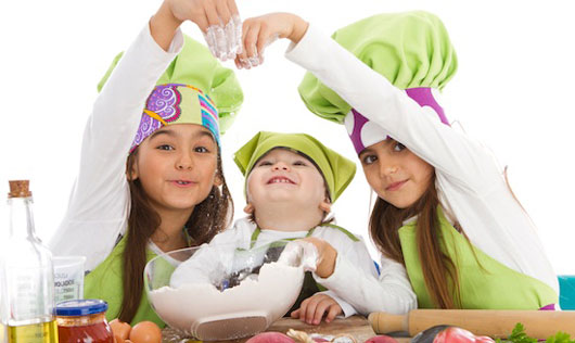 آشپزی با طعم کودکی/ترفند&zwnj;هایی برای آموزش آشپزی به کودکان