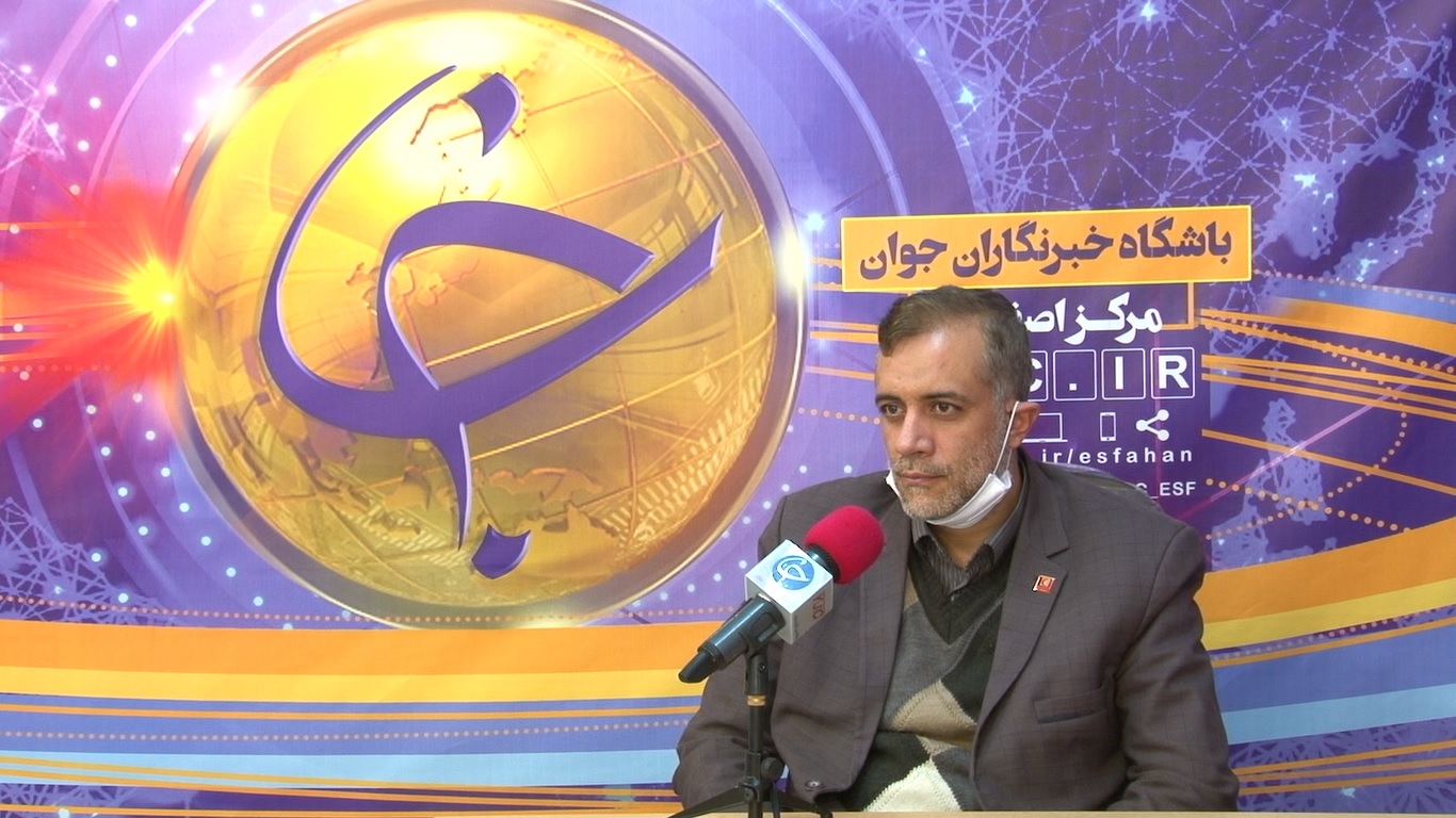 از برف‌های فریدون شهر تا کویر خوربیابانک تحت پوشش جمعیت هلال احمر اصفهان