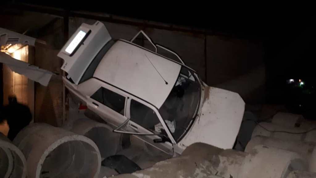 انحراف خودرو پراید به کارگاه بلوک زنی حادثه آفرید