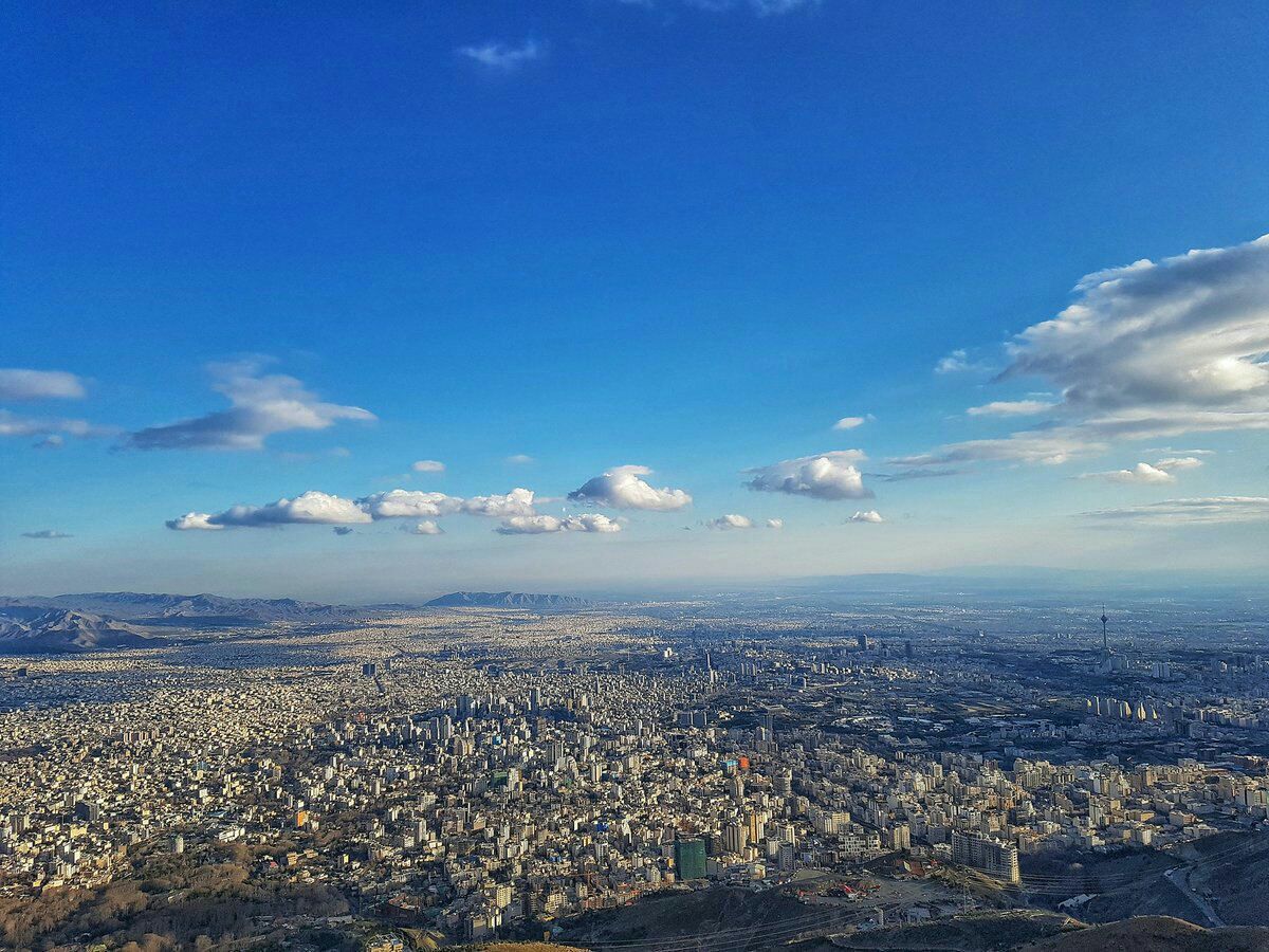 هوای تهران در ۱۴ فروردین ماه پاک است