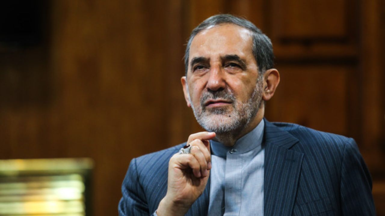 ولایتی درگذشت پدر شهیدان والامقام فهمیده را تسلیت گفت