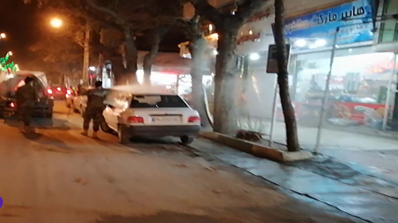 ضدعفونی و گندزدایی معابر عمومی در چناران + فیلم