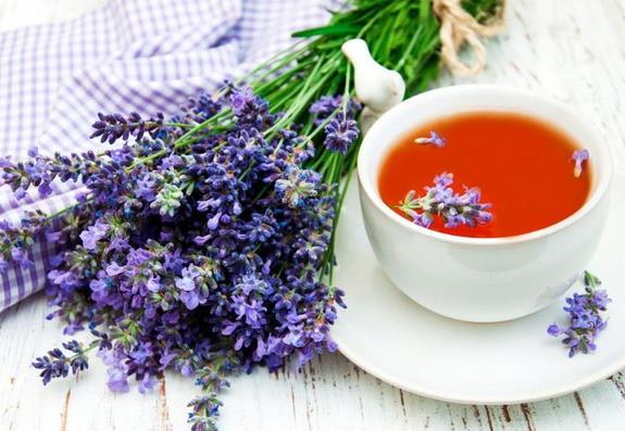 چند دمنوش بهاری برای رفع کسالت