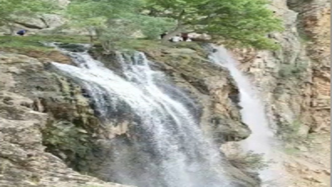 آبشار زیبای &laquo;زرنو&raquo; در فصل بهار + فیلم