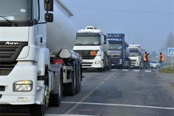 مجوز فعالیت شرکت‌های حمل‌ونقل جاده‌ای تمدید شد