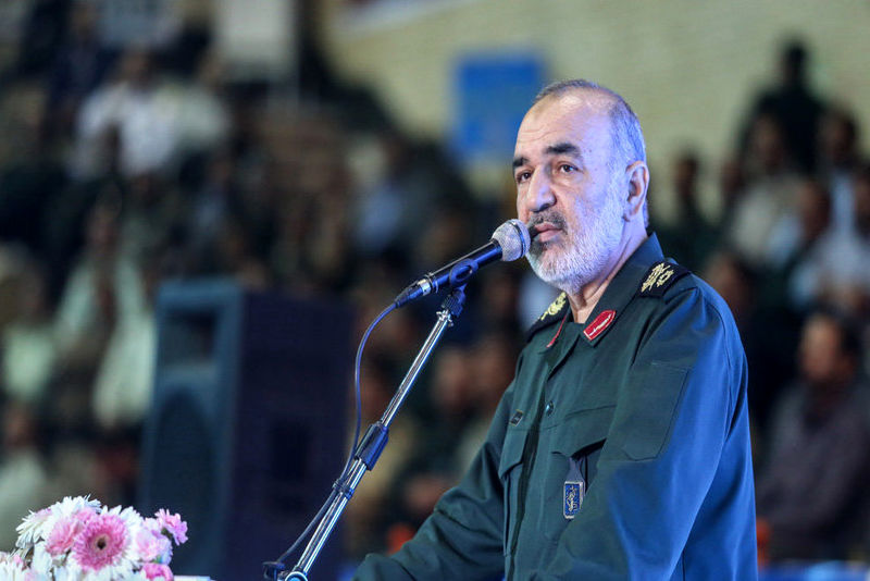فرمانده کل سپاه بصورت تلفنی از لاریجانی عیادت کرد