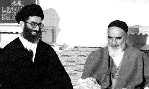انس امام خمینی (ره) با مناجات شعبانیه در کلام رهبر انقلاب + فیلم