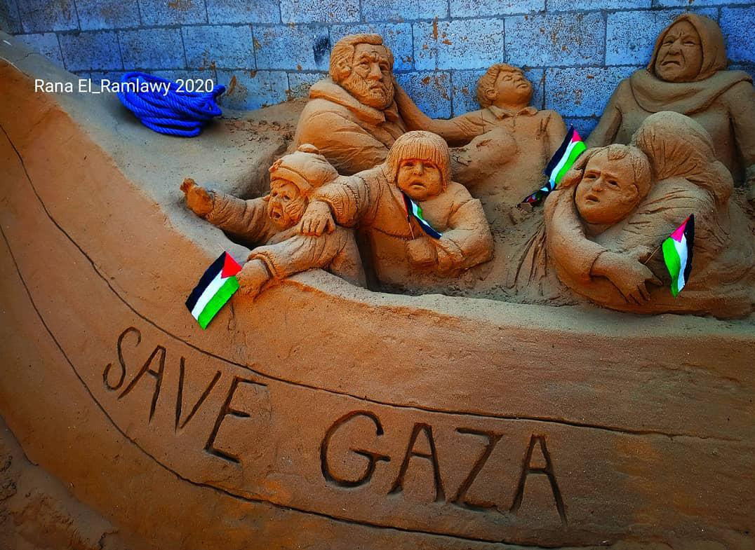 این دختر فلسطینی با مجسمههای شنی حرف میزند + تصاویر این دختر فلسطینی با مجسمههای شنی حرف میزند + تصاویر