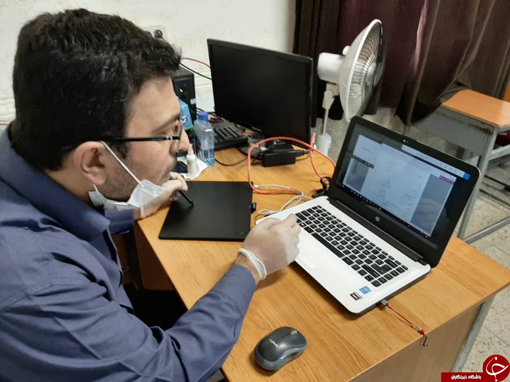 دانش آموزان دبیرستان طلایه داران پای درس مجازی نشسته اند