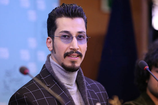 عوامل سریال پایتخت با دستکش و ماسک در پشت صحنه