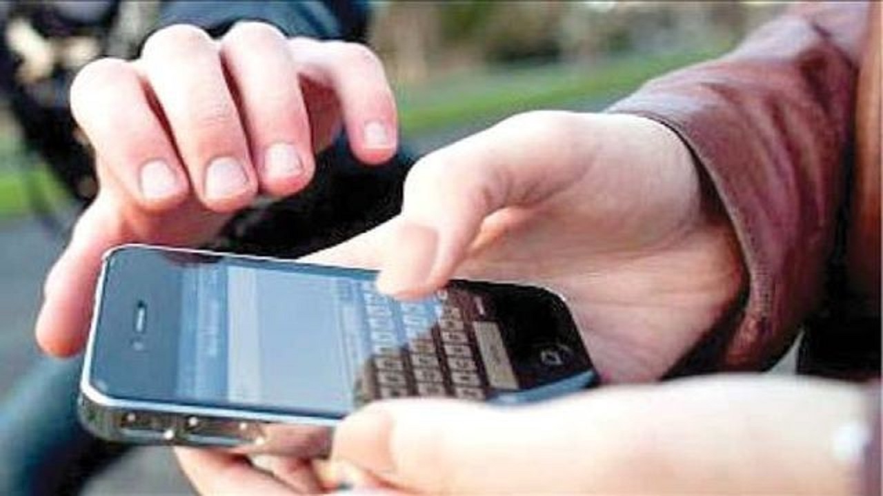 کشف ۱۸ گوشی تلفن همراه و اسلحه شکاری از مخفیگاه متهم پرونده گوشی قاپی