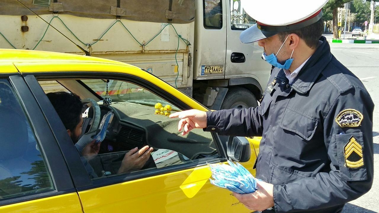 اهدا ماسک رایگان در تربت جام