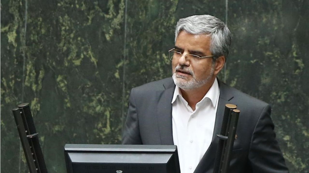 در بیوگرافی علمی و اجرایی «خاوازی» اغراق شده است