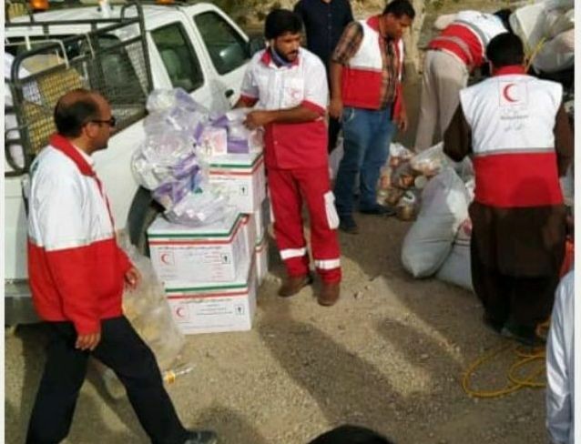 بهره مندی بیش از دو هزار خانوار در مناطق سیل زده رودبارجنوب از خدمات دومین کاروان نیکوکاری