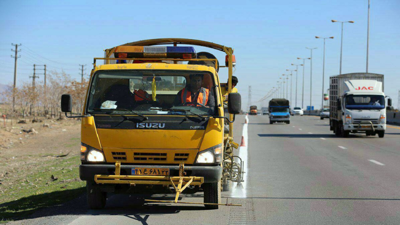 انجام ۷۳۹ کیلومتر خط کشی در محورهای چهارمحال و بختیاری