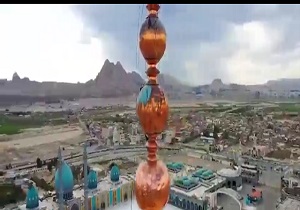 روایتی از پرداخت شمسه ی گلدسته های مسجد مقدس جمکران + فیلم