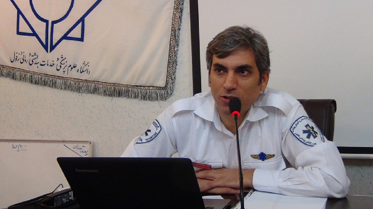 مصدومیت ۱۴ نفر بر اثر واژگونی نیسان وانت در شیراز